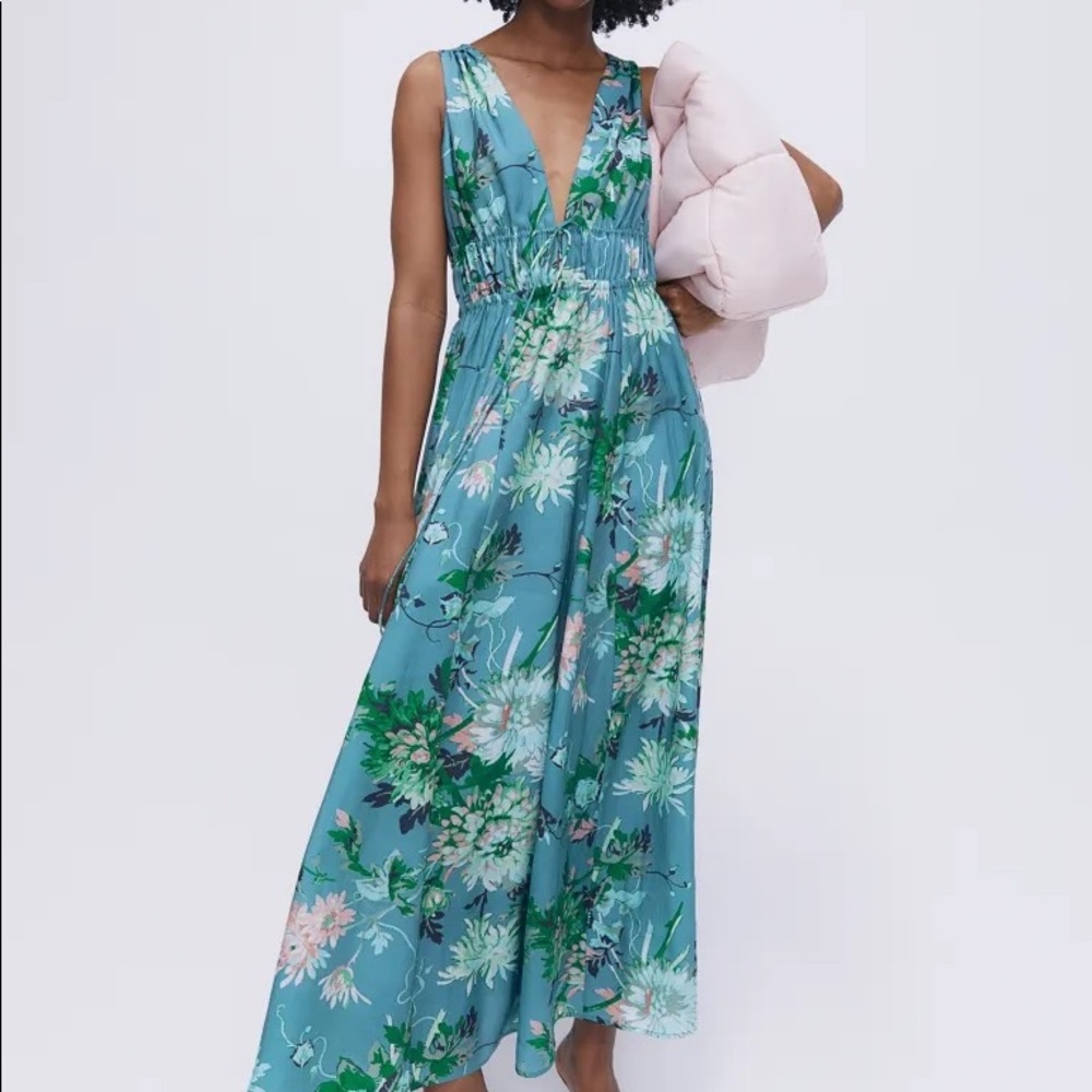 H&M VNeck flower dress